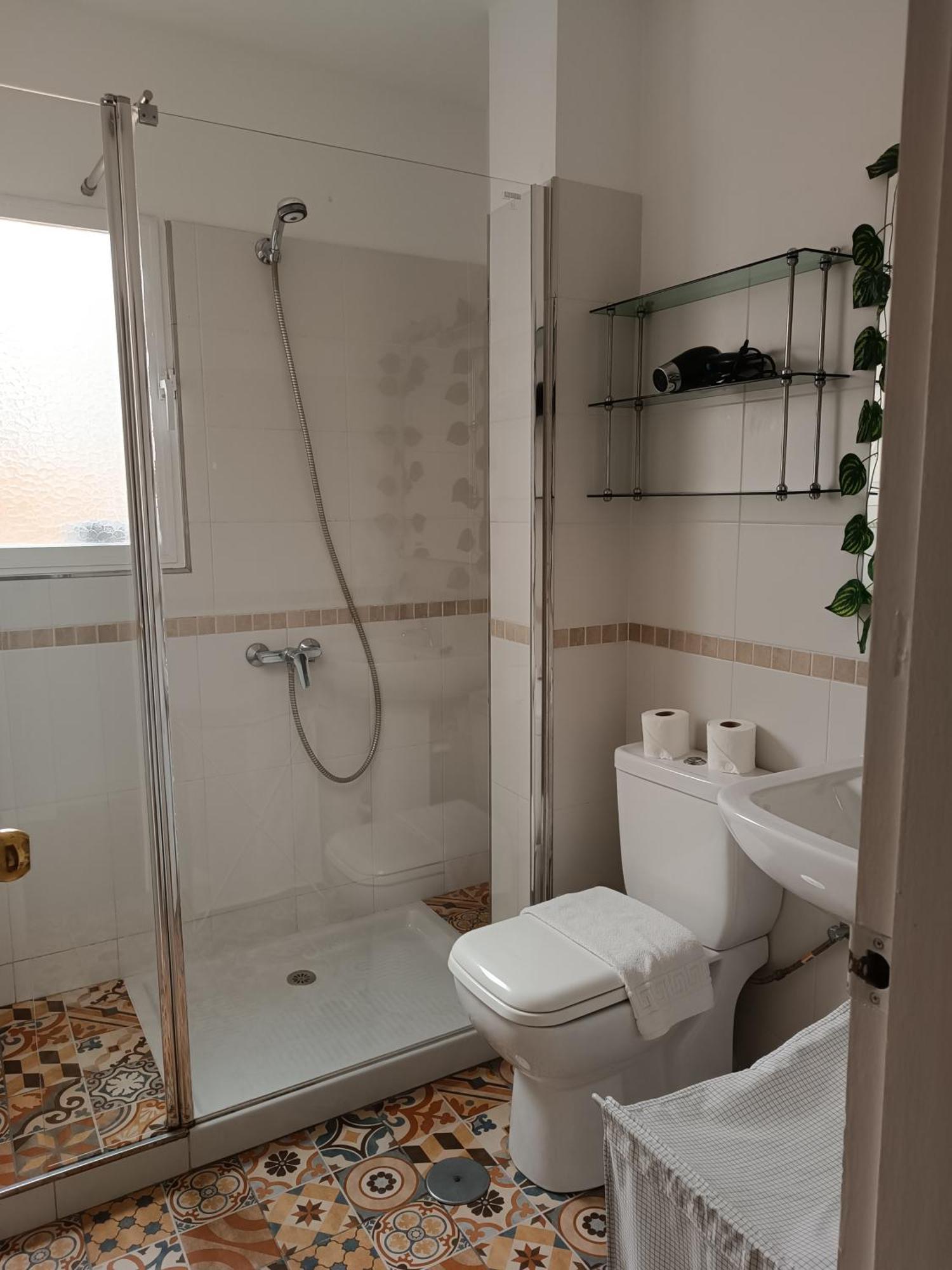 Bolivia Beach Apartments Малага Экстерьер фото