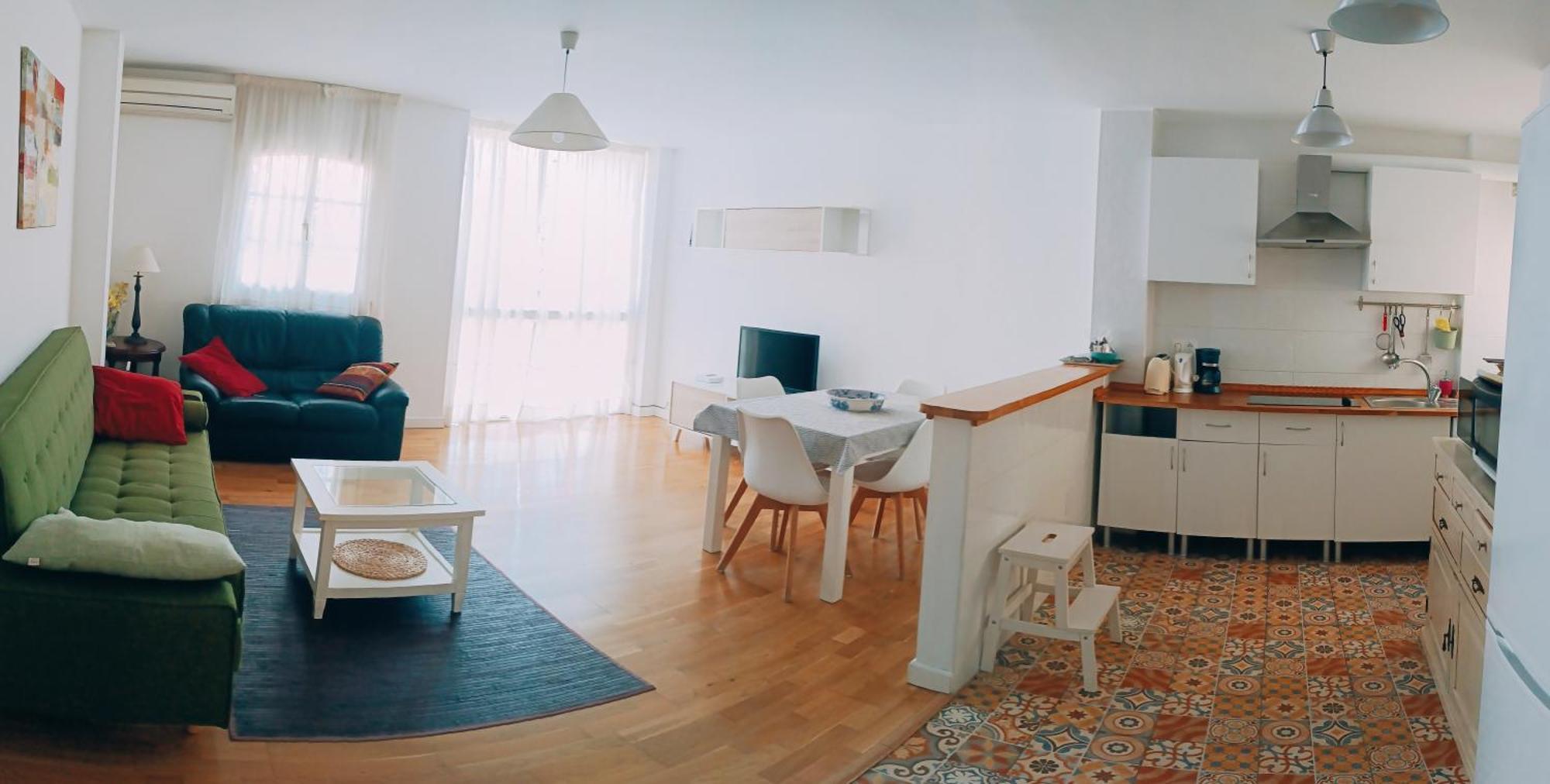 Bolivia Beach Apartments Малага Экстерьер фото